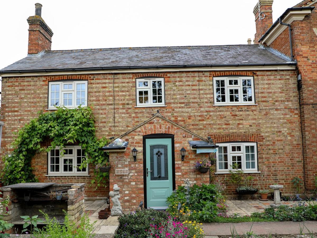 Woodleys Cottage Woburn Sands Exterior photo